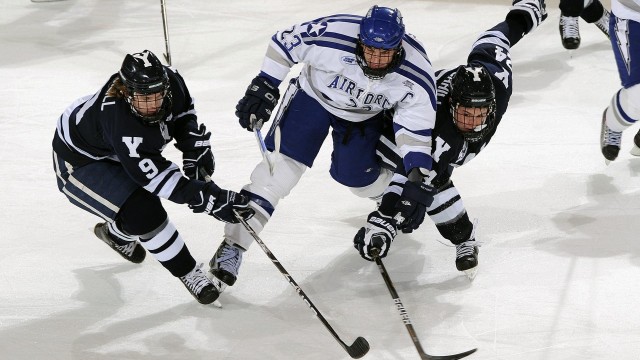 球迷热情是否会因成绩持续低迷而减退，对球迷的热爱说说